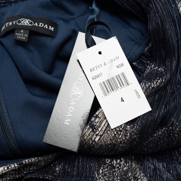 Betsy & Adam - Chloe Long Short Sleeve Metallic Print Gown - Picture 7 of 11